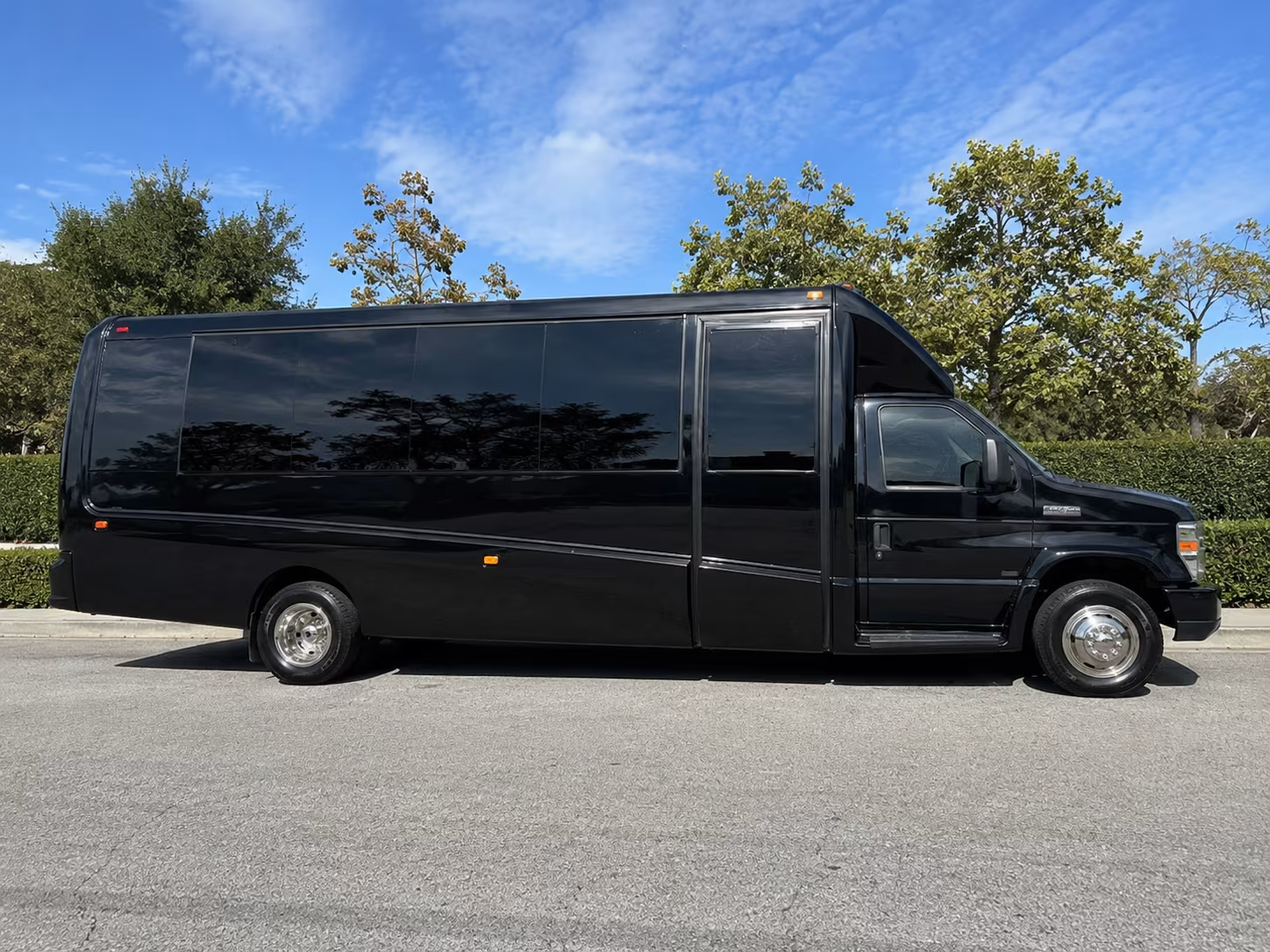 carycharterbuscompany com makes it easy to plan longer field trips to the nc zoo and durham